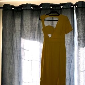 Never worn tag still on tiger mist yellow midi dress